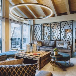 Deluxe Penthouse with Private Sauna and 2 bedrooms