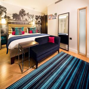 Premium King Room