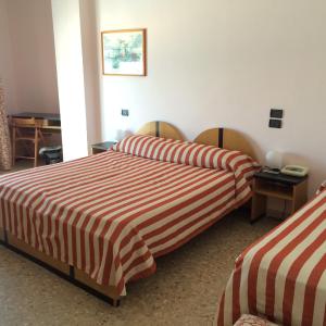 Standard Triple Room with Sea View