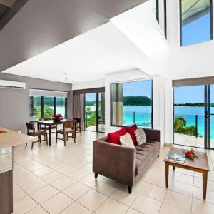 Deluxe Penthouse Suite