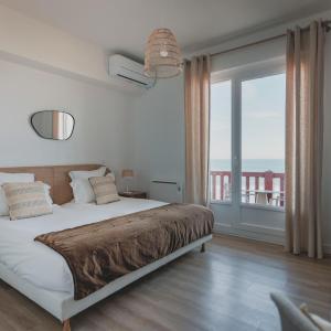 Double Room with Balcony and Sea View