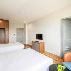 Twin Room with City View