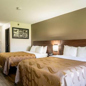 Queen Room with Two Queen Beds - Non-Smoking