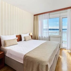 Standard Double Room with Sea View and Balcony