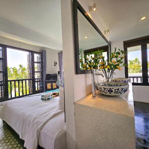 Deluxe Double or Twin Room with Pool View