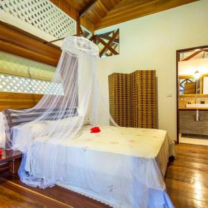 Deluxe Bungalow with Garden View