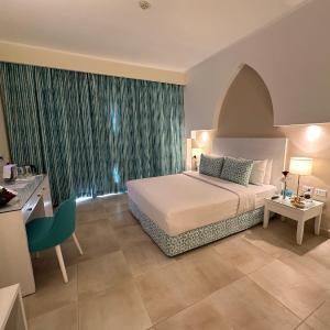 Superior Double or Twin Room with Pool View