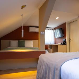 Economy Triple Room