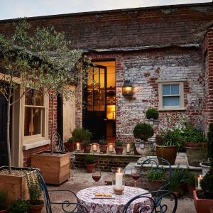hotelImage