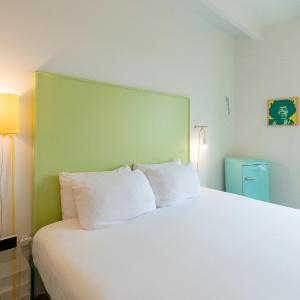 Standard King Room 316