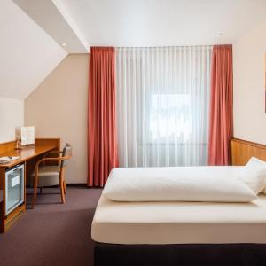  Single Room - without River View