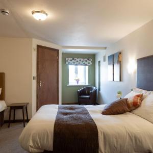 Twin Room with Shower