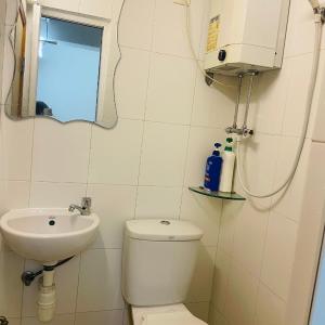 Single Room with Private Bathroom