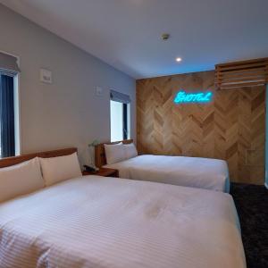 Superior Twin (2 Double Beds) - Non-Smoking