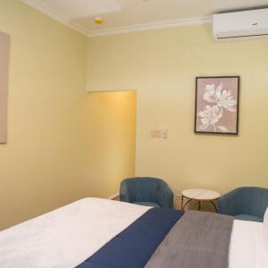 Standard Queen Room