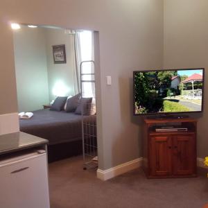Deluxe King Suite