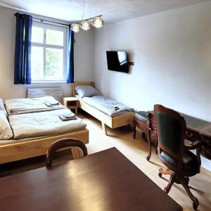 Superior One-Bedroom Apartment - Annex