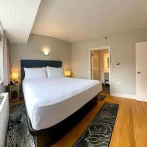 Two-Bedroom Two Bed Suite