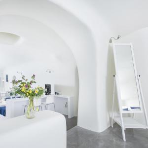 Grand Suite with Outdoor Private Jetted Tub (Not Heated)