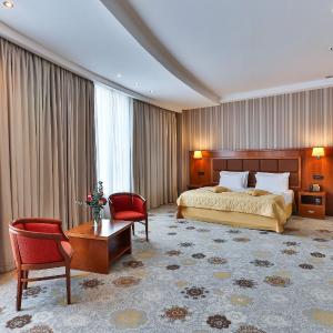 Superior King Suite