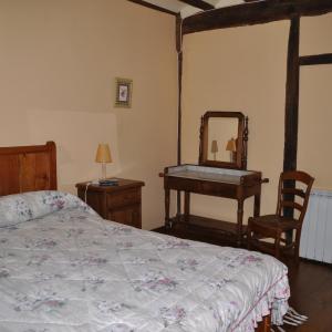 Standard Double Room with Shared Bathroom