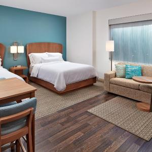 Guest room, 2 Queen, Sofa bed