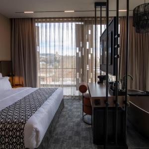 Panoramic Suite with Terrace