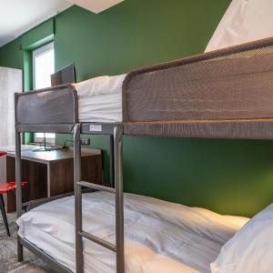 Quadruple Room with Terrace