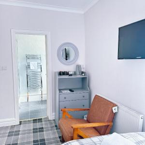 Twin Room with Private Bathroom