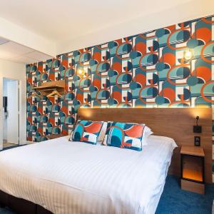 Two Double Rooms next to each other