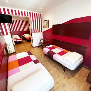 Quadruple Room with Shared Bathroom