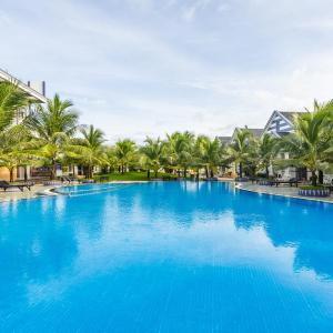 Double Room with Pool View