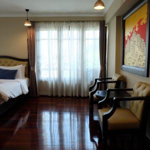 Grand Deluxe Double Room with Bathtub