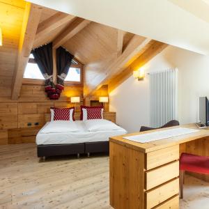 Junior Suite with Balcony