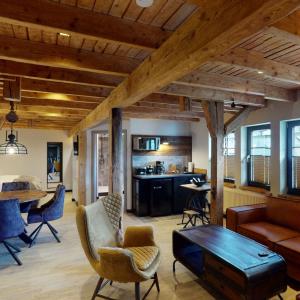 One-Bedroom Apartment - Annex