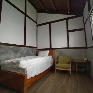 Single Room with Private External Bathroom