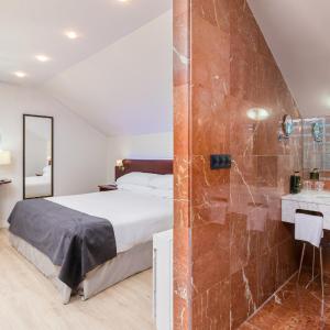 Duplex with connecting rooms with Jacuzzi, Sea view and Spa Access 