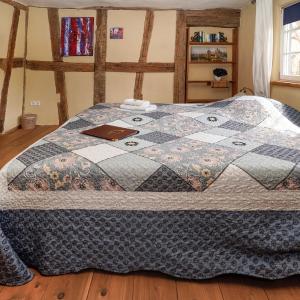 Basic Triple Room with Shared Bathroom