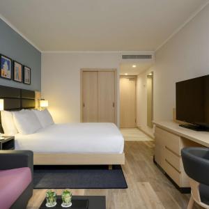 Family Connected Room with King and Queen Beds