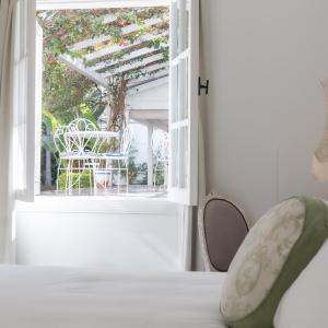Queen Room with Garden View