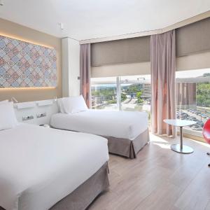 Two Connecting Double Rooms (2 Adults + 2 Children)