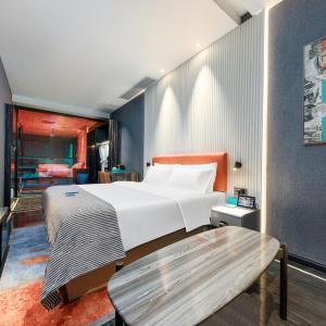 Comfort Queen Room  