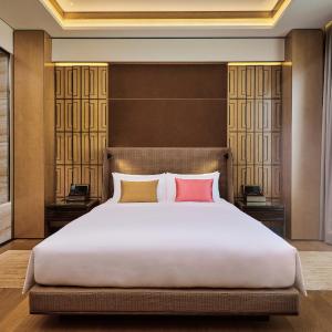 Emerald King Room