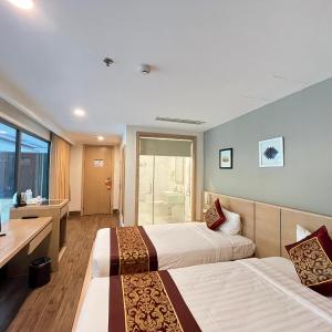 Twin Room with View
