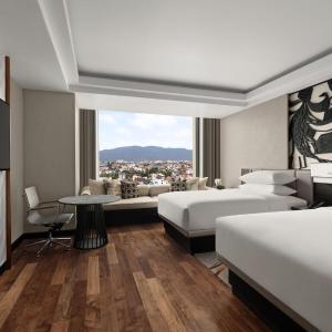 Royal Suite - 2 Bedroom - High Floor - Club Lounge Access - Mountain View