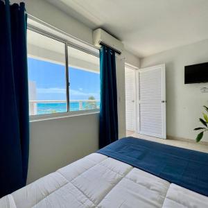 Deluxe Double Room with Side Sea View