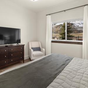 Deluxe King Suite