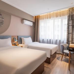 Twin Room with Shower