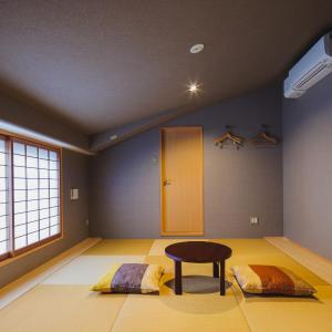 Japanese-Style Room