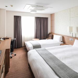 Deluxe Room with Extra Bed and Castle View (8th-10th Floor) - Non-Smoking